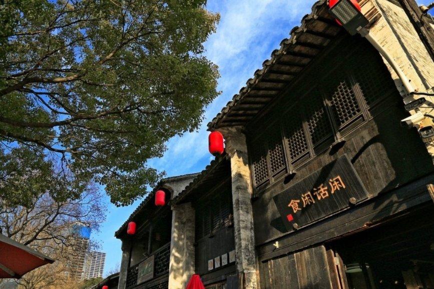 中比能源盘中异动 下午盘急速下挫6.31%报1.04美元